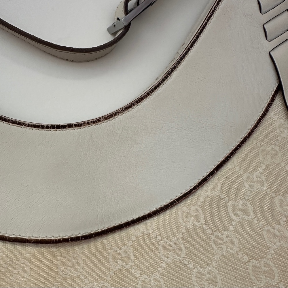 Gucci GG Canvas Cream Hobo Bag with Monogram Print and Leather Trim - Picture 6 of 12
